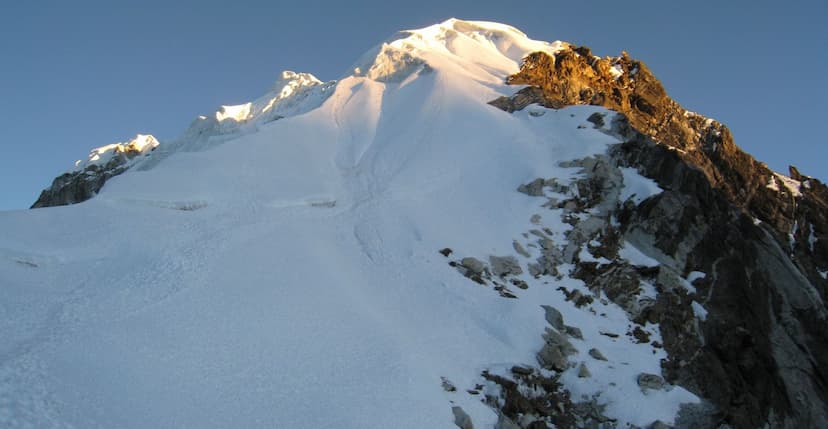 Lobuche East Peak climbing