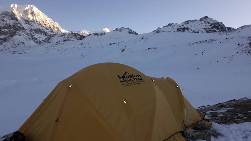 Yala Peak climbing