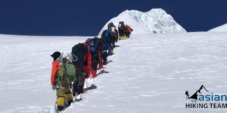 Sherpani Col Amphu Laptsa passes trekking